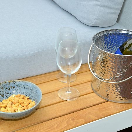 Peterborough Apartments Крайстчърч Екстериор снимка