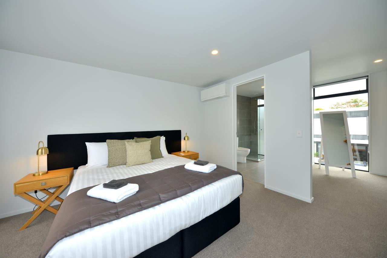 Peterborough Apartments Крайстчърч Екстериор снимка