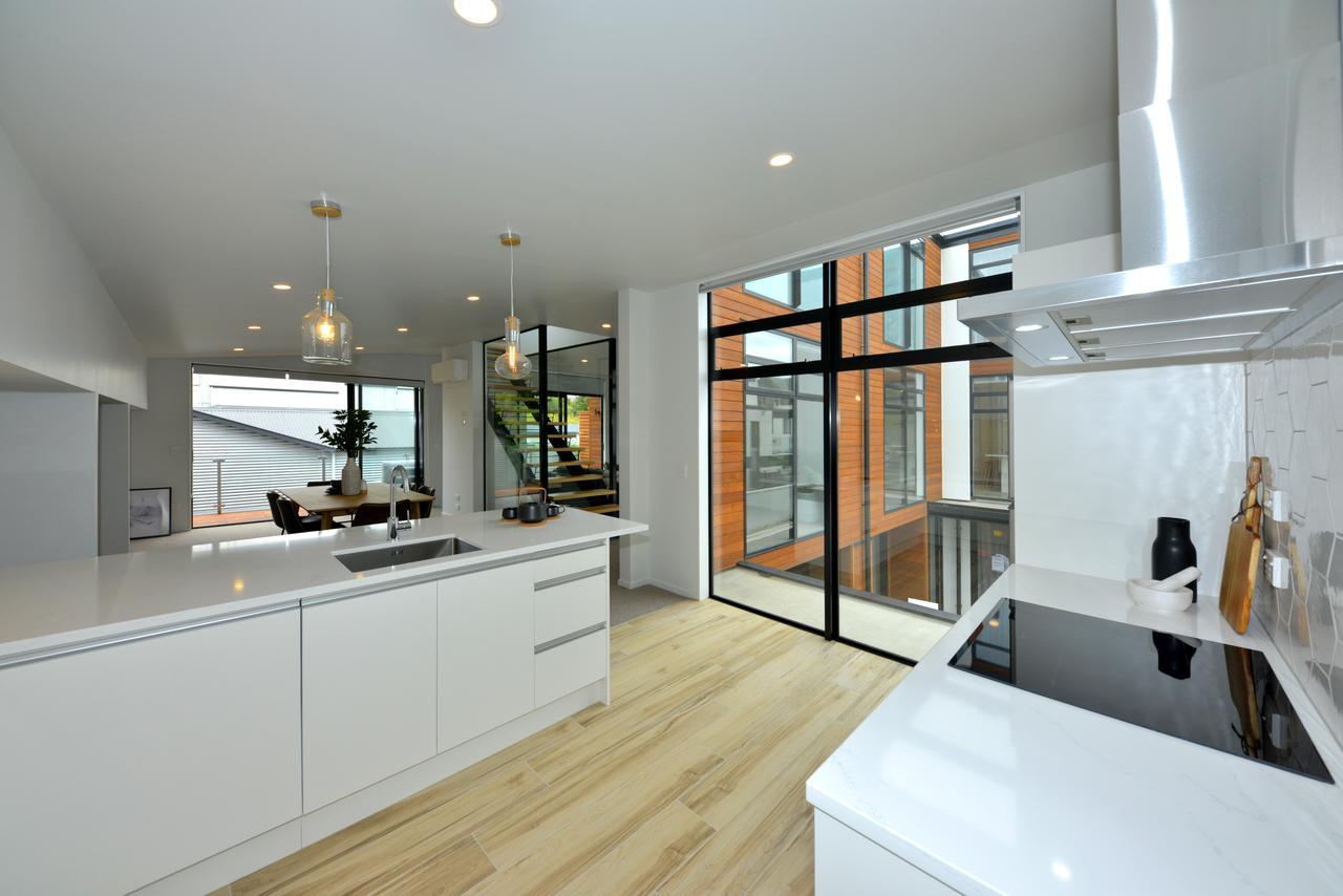 Peterborough Apartments Крайстчърч Екстериор снимка