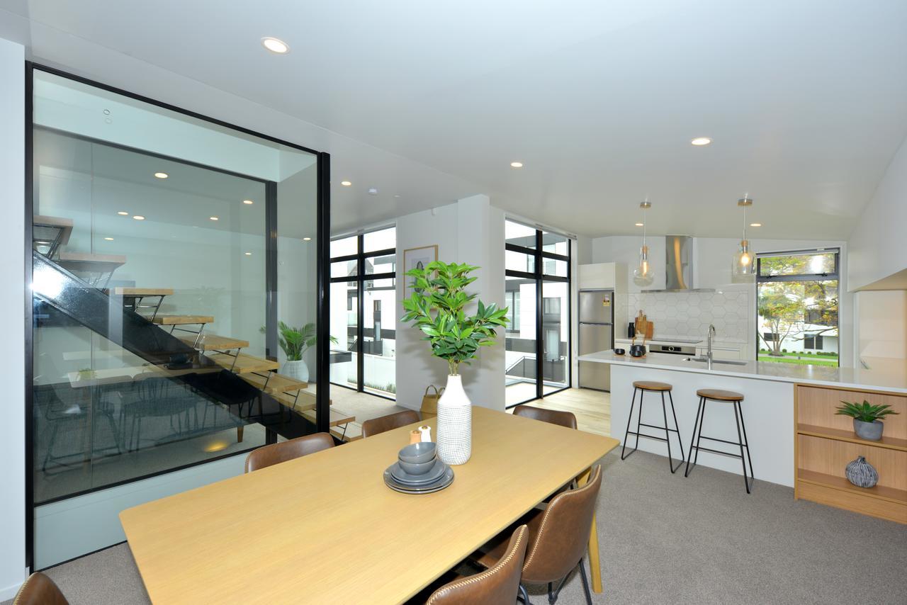 Peterborough Apartments Крайстчърч Екстериор снимка
