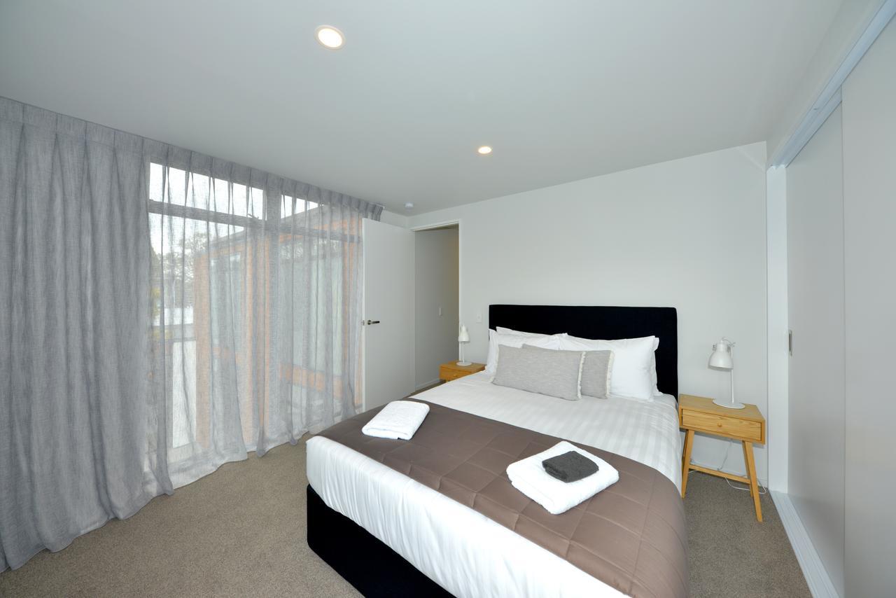 Peterborough Apartments Крайстчърч Екстериор снимка
