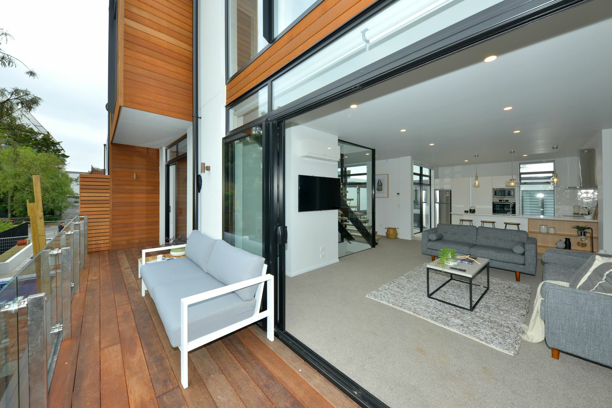 Peterborough Apartments Крайстчърч Екстериор снимка