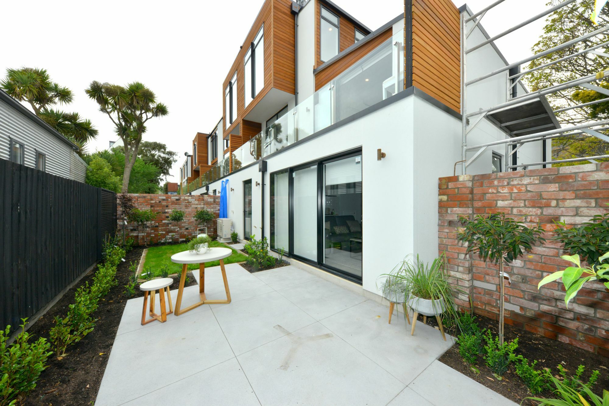 Peterborough Apartments Крайстчърч Екстериор снимка